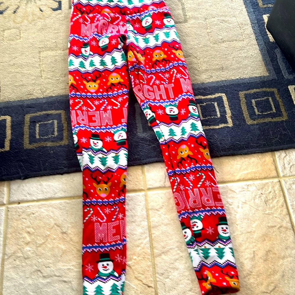These pair of pants are Christmas themed they are size 3-5 they are super soft.